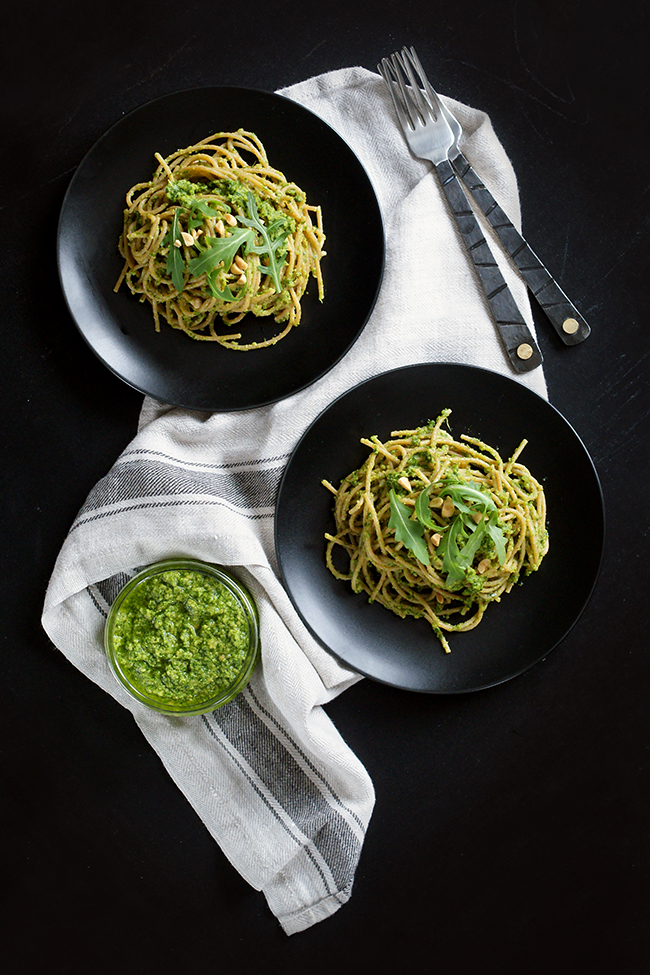 Jak przygotować idealne zielone pesto? Pesto z rukoli z makaronem.