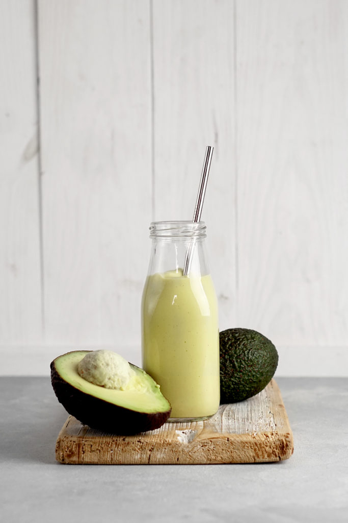 Zimowe smoothie z kaki i awokado
